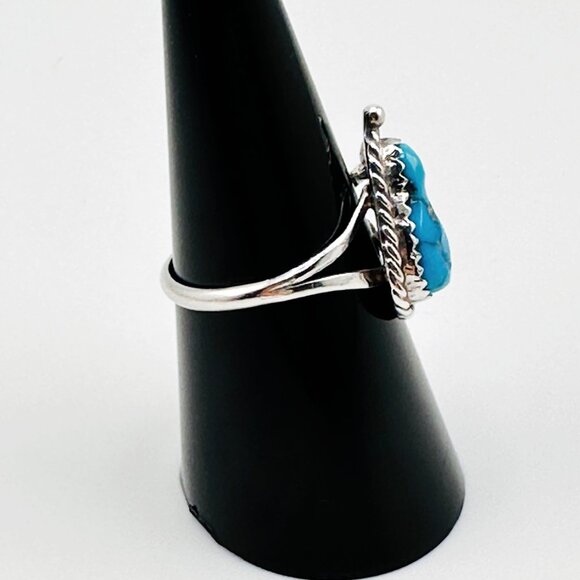 Vintage 1970s Sterling Silver and Turquoise Ring – Ring Size 7 1/2 - Picture 3 of 6